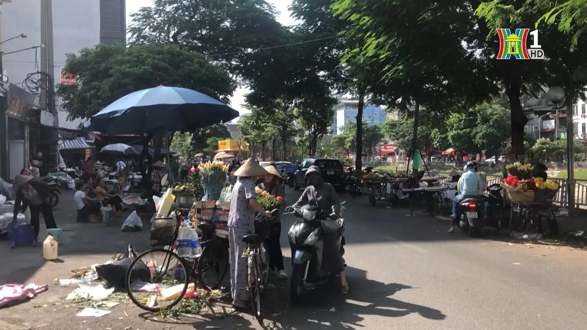 Xóa chợ tạm, chợ cóc để đảm bảo văn minh đô thị | Chuyện đô thị | 22/11/2025